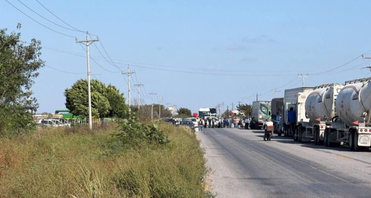 bloqueo en carretera federal 101 en tamaulipas