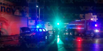 camioneta envuelta en llamas en Madero