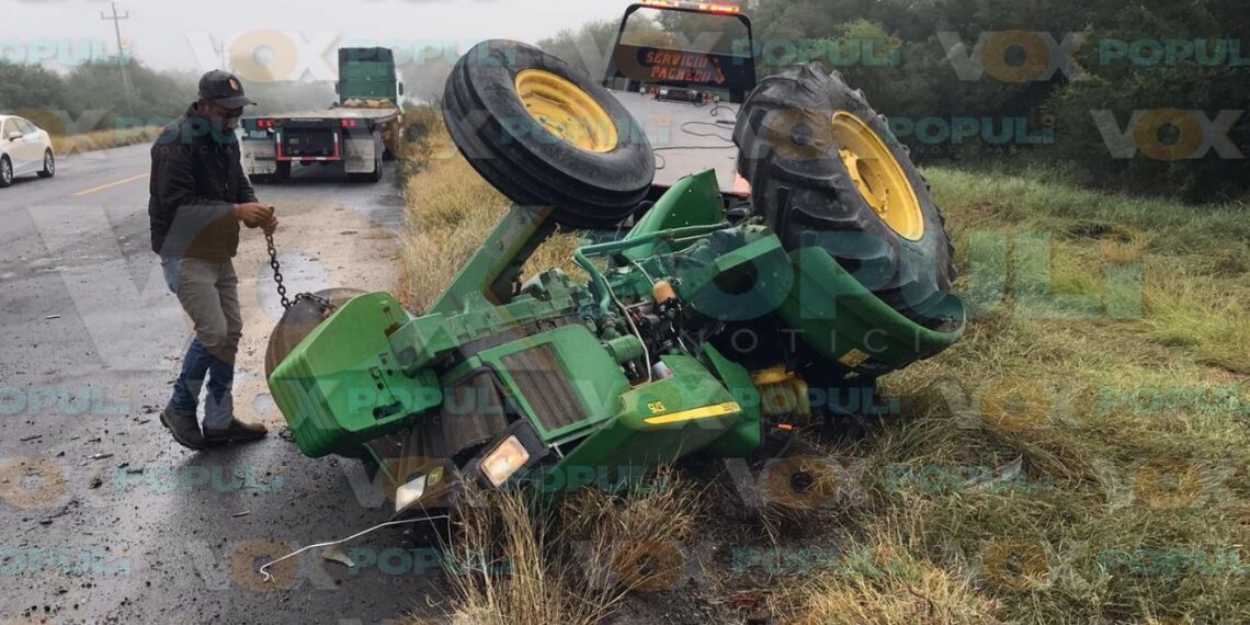 choque de tráiler con tractor en hidalgo