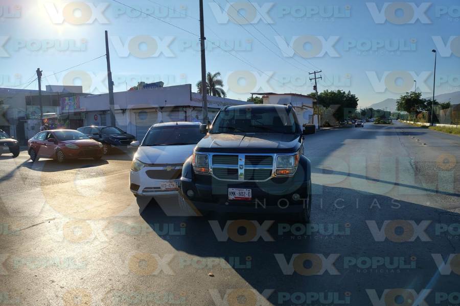 choque en crucero del eje vial en victoria