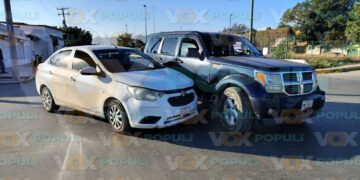 choque en crucero del eje vial en victoria