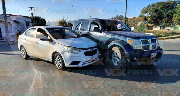 choque en crucero del eje vial en victoria
