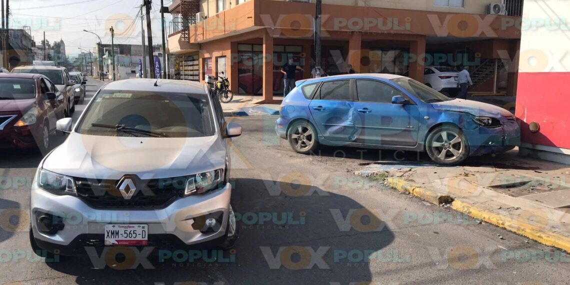 colisión en centro de Victoria