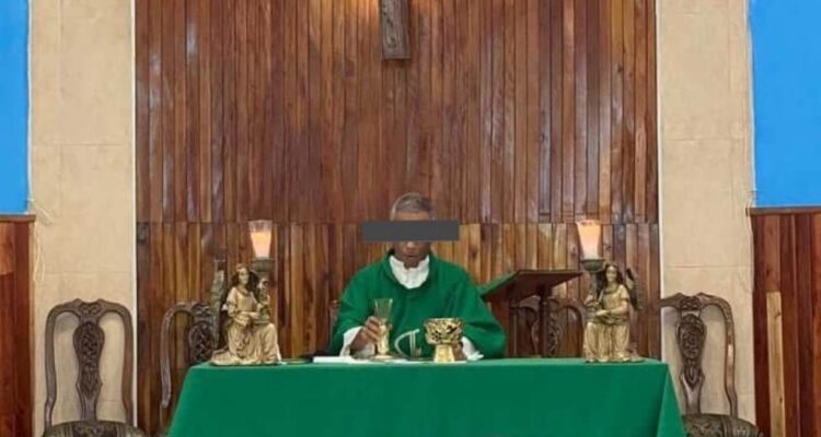 denuncia contra sacerdote de Tampico