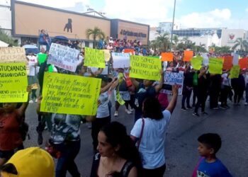 denuncia por secundaria sin luz en Madero