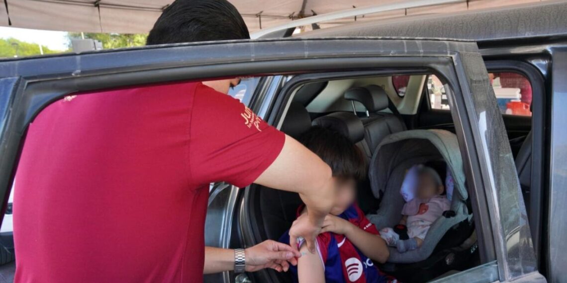 drive thru contra influenza en Nuevo Laredo