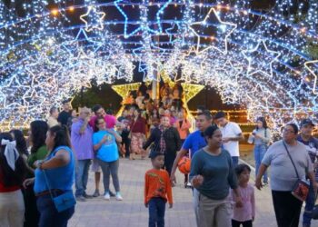 encendido del pino en Nuevo Laredo