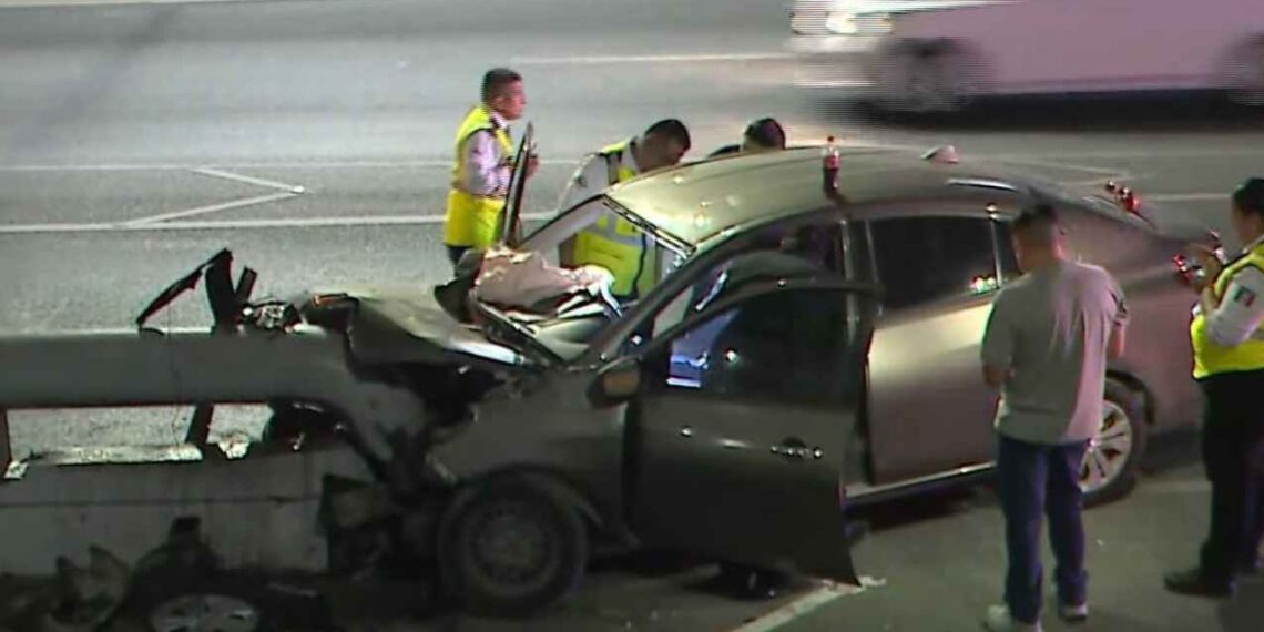 impacta contra muro en Monterrey