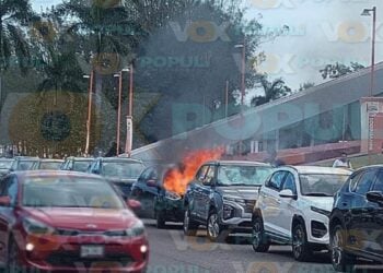 incendio de auto en uat tampico