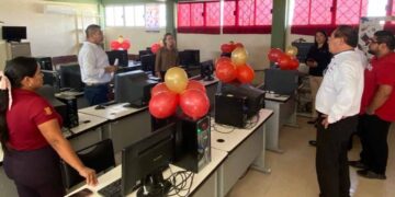 plaza comunitaria en Nuevo Laredo