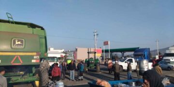 ¿En qué carreteras de México continúa el megabloqueo de transportistas?