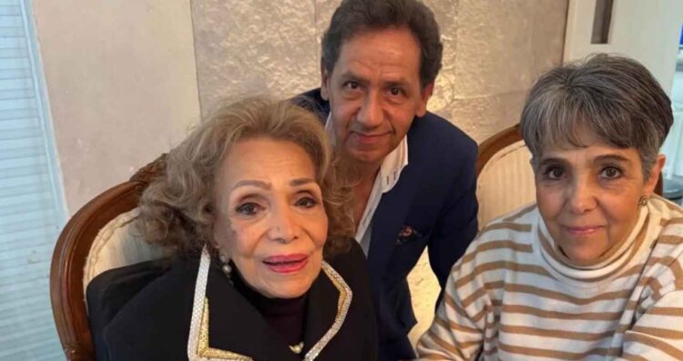 A los 102 años, María Victoria le canta a la Virgen de Guadalupe