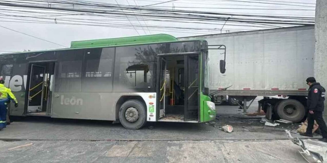 Accidente en San Pedro deja lesionados