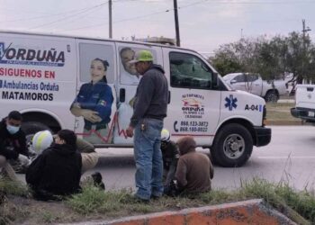 Adolescente choca su motocicleta en Matamoros