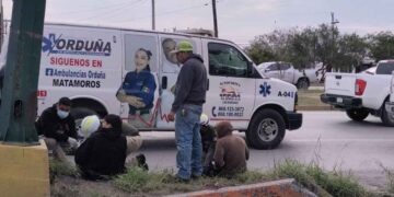 Adolescente choca su motocicleta en Matamoros