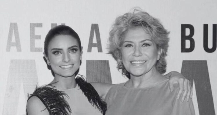 Aislinn Derbez reaparece con mensaje que conmueve tras la muerte de su mamá
