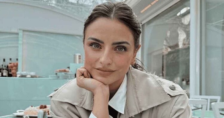 Aislinn Derbez rompe el silencio tras la pérdida de su madre