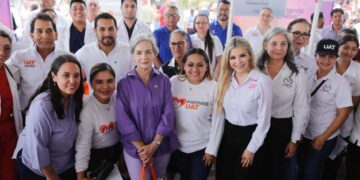 Américo Villarreal encabeza brigada navideña