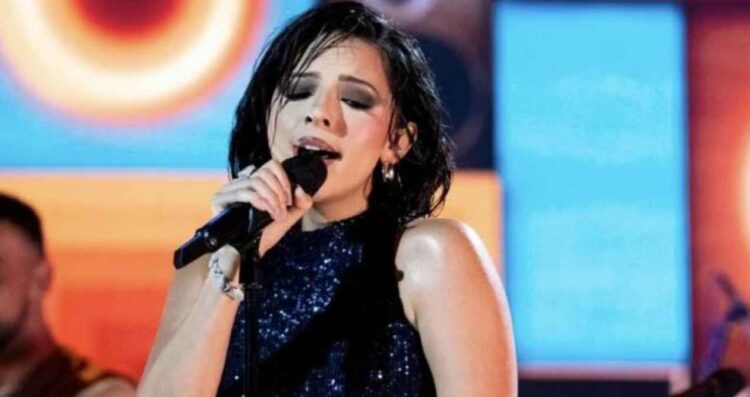 Ángela Aguilar comparte conversación con su madre antes de su actuación en los Grammy