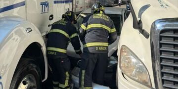 automovilista atrapado tráileres Industrial Vallejo