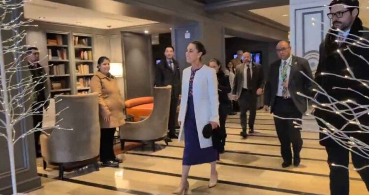 Así fue captada Claudia Sheinbaum saliendo de su hotel en Washington para asistir al Sorteo del Mundial 2026