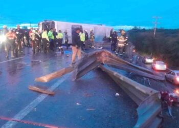 Aumenta la cifra de muertos tras la fatal volcadura en la Carretera Miguel Alemán en Apodaca, NL