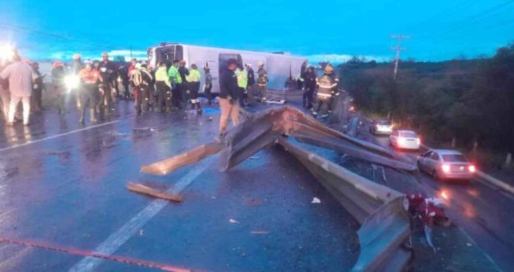 Aumenta la cifra de muertos tras la fatal volcadura en la Carretera Miguel Alemán en Apodaca, NL