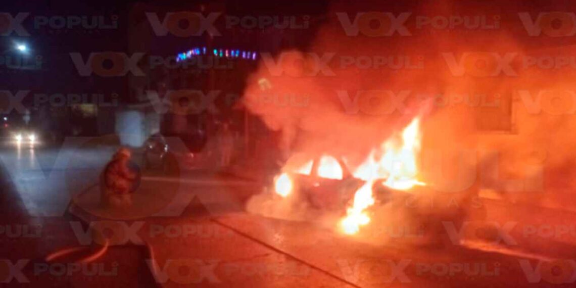 Auto se incendia en Ciudad Victoria