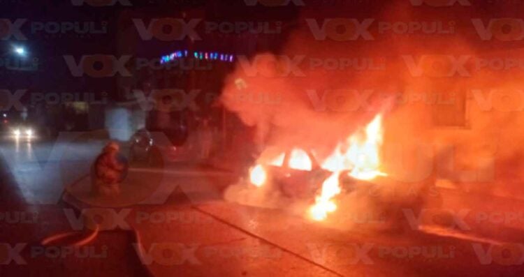 Auto se incendia en Ciudad Victoria