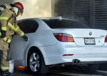 incendio automóvil BMW San Pedro