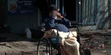 Autoridades atienden caso de abuelito que vivía en condiciones de abandono en Monterrey