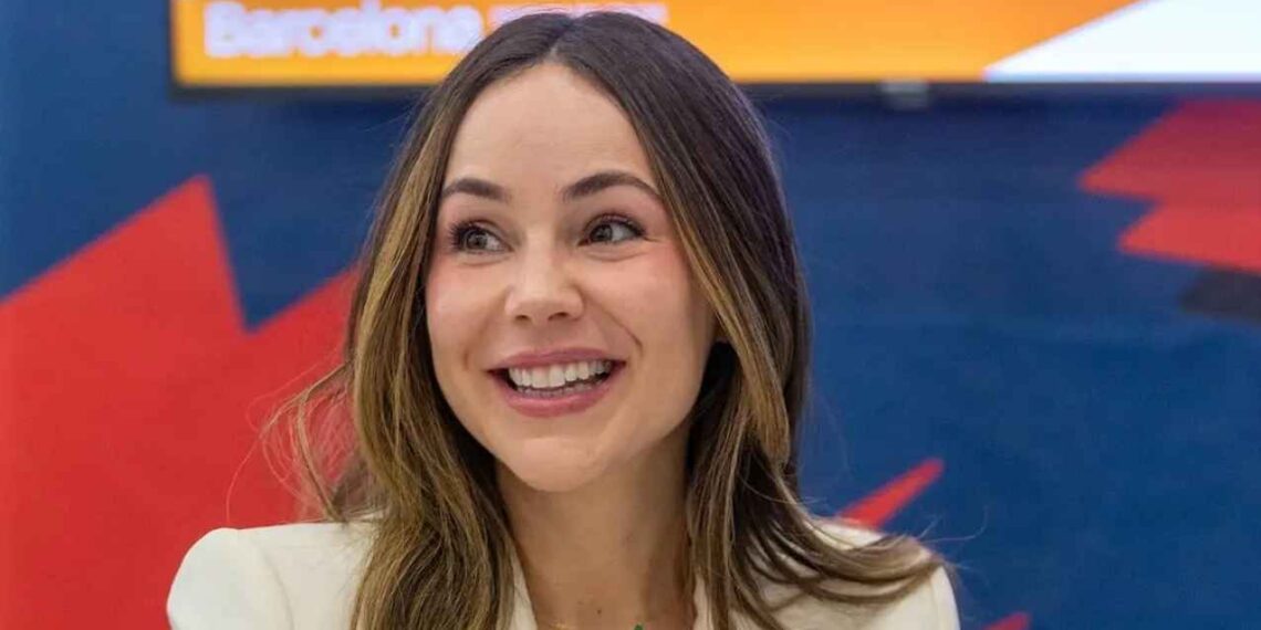 Camila Sodi cuenta cómo su mamá se casó en pleno funeral familiar