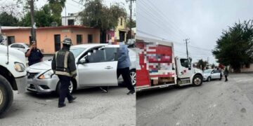 Camión repartidor choca en Linares