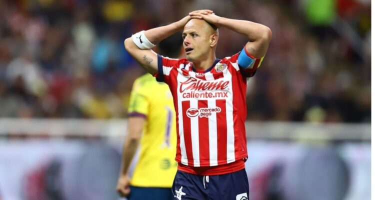 Chicharito fuera de Chivas