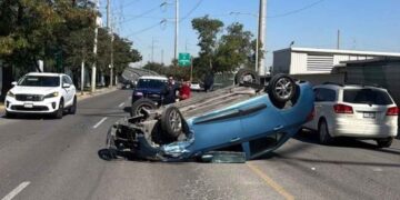 Choque en avenida República Mexicana