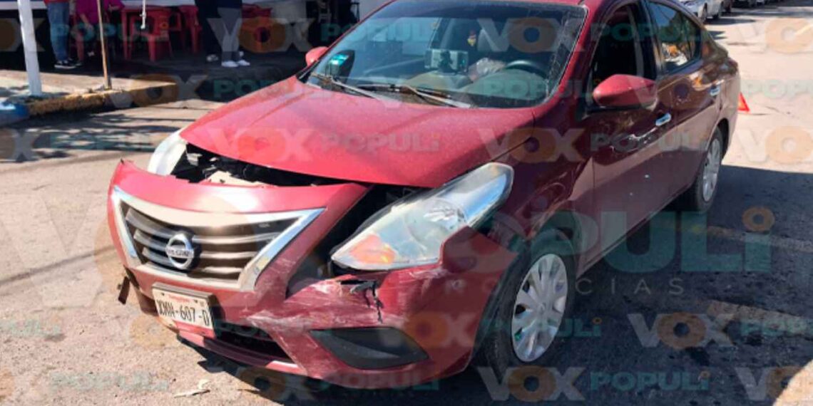 Choque en el centro de Victoria conductora