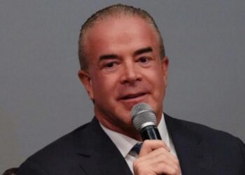 Congelan cuentas bancarias de Raúl Rocha ante investigación por delitos graves
