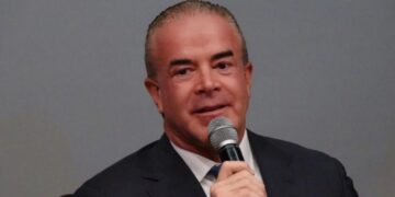 Congelan cuentas bancarias de Raúl Rocha ante investigación por delitos graves