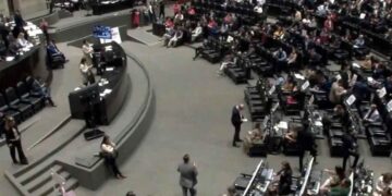 Diputados aprueban aranceles a productos importados desde China y otras naciones