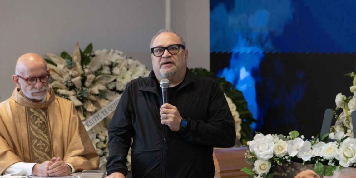 Emotiva misa de Eduardo Manzano