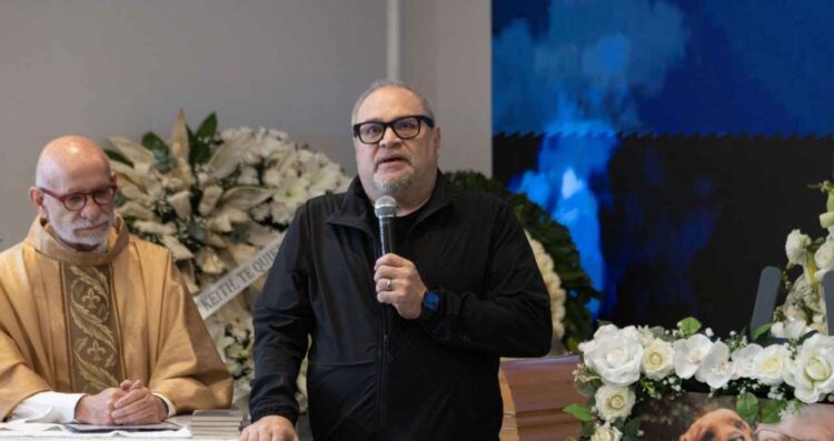 Emotiva misa de Eduardo Manzano