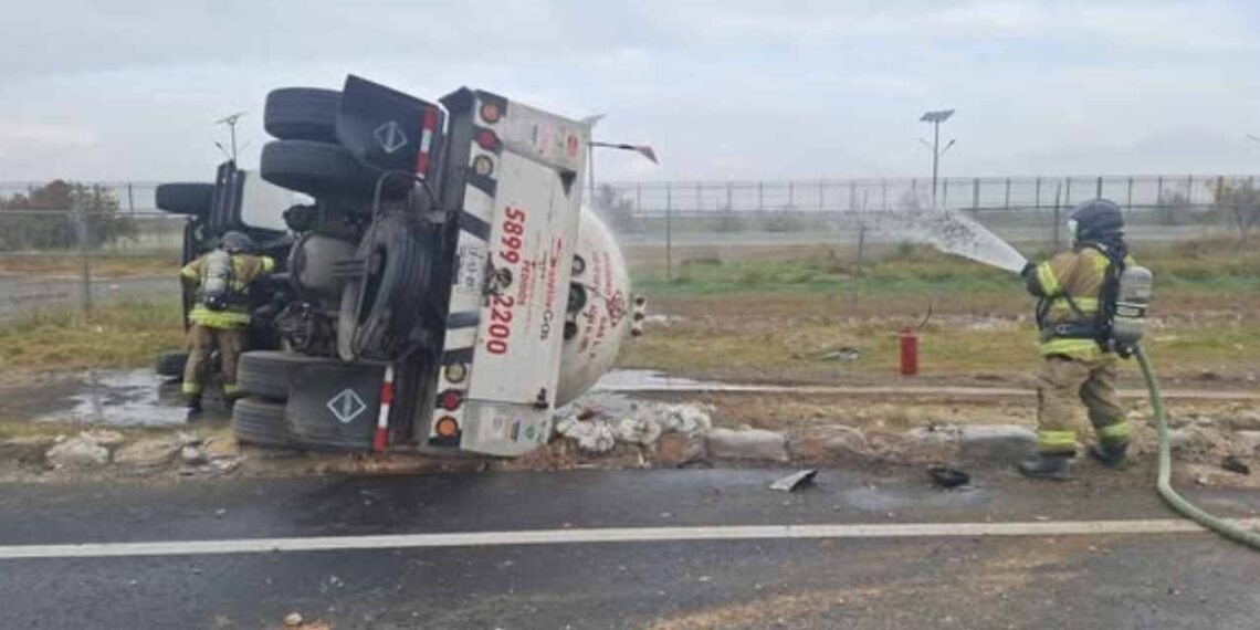 Vuelca pipa de Gas Satélite