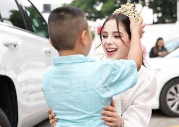 Fátima Bosch visita a niños con cáncer y VIH en Tabasco