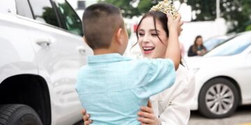 Fátima Bosch visita a niños con cáncer y VIH en Tabasco