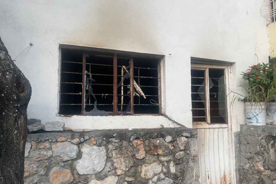 Flamazo en domicilio de Monterrey deja con graves lesiones a adulto mayor
