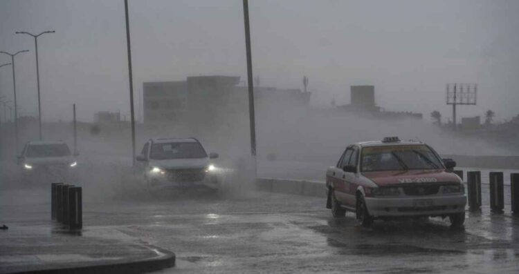 Frente frío 25 activa Alerta Gris por intensas lluvias en Veracruz
