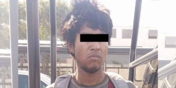 Hombre roba 900 pesos en un Oxxo y lo detienen en Monterrey, NL
