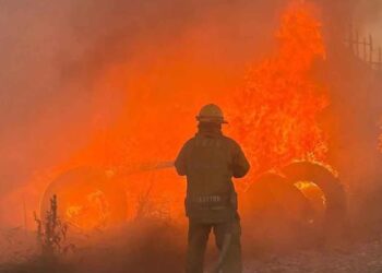 Incendio en baldío en Juárez
