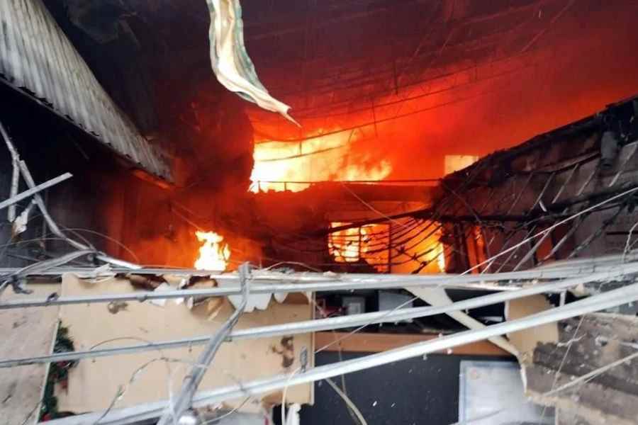 Incendio en bodega en San Nicolás (1)