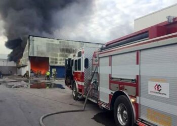 Incendio en bodega en San Nicolás